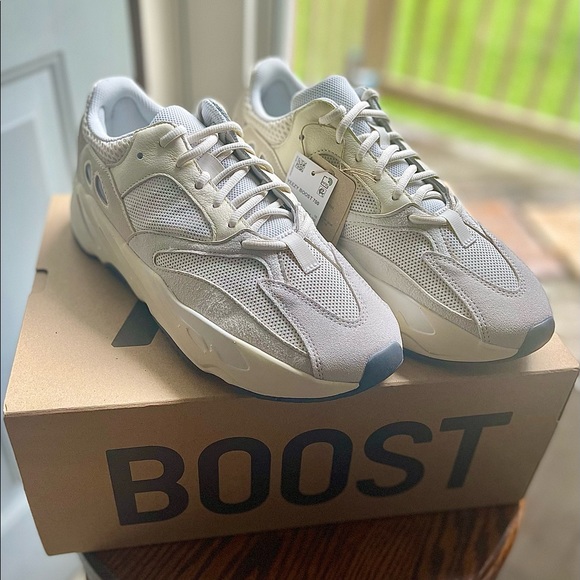 Adidas Yeezy Boost 700 Analog - Picture 3 of 6